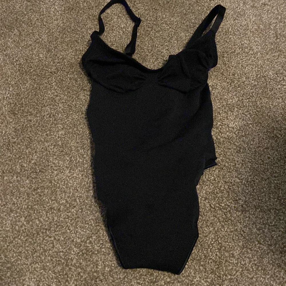 Skims Thong Bodysuit Size S NWOT